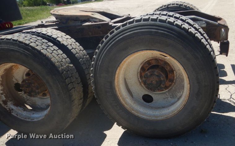 image for item GA9054 1994 Peterbilt 378  semi truck