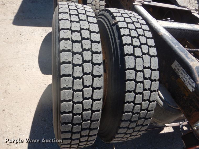 image for item GA9054 1994 Peterbilt 378  semi truck