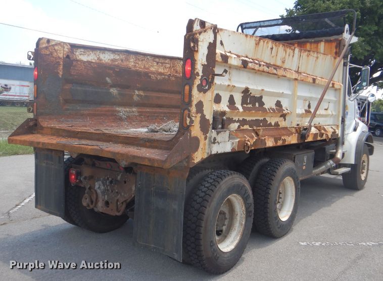 image for item GO9942 2006 Sterling LT8500  dump truck