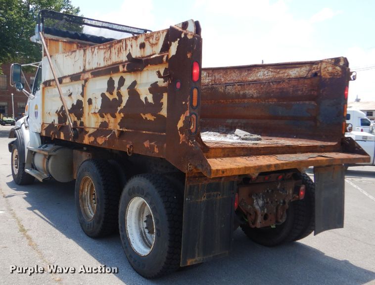 image for item GO9942 2006 Sterling LT8500  dump truck