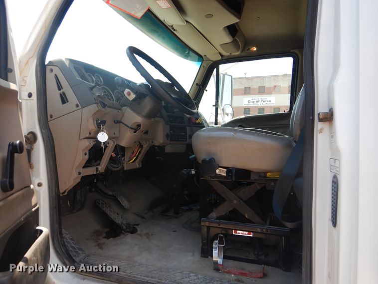 image for item GO9942 2006 Sterling LT8500  dump truck