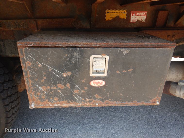 image for item GO9942 2006 Sterling LT8500  dump truck