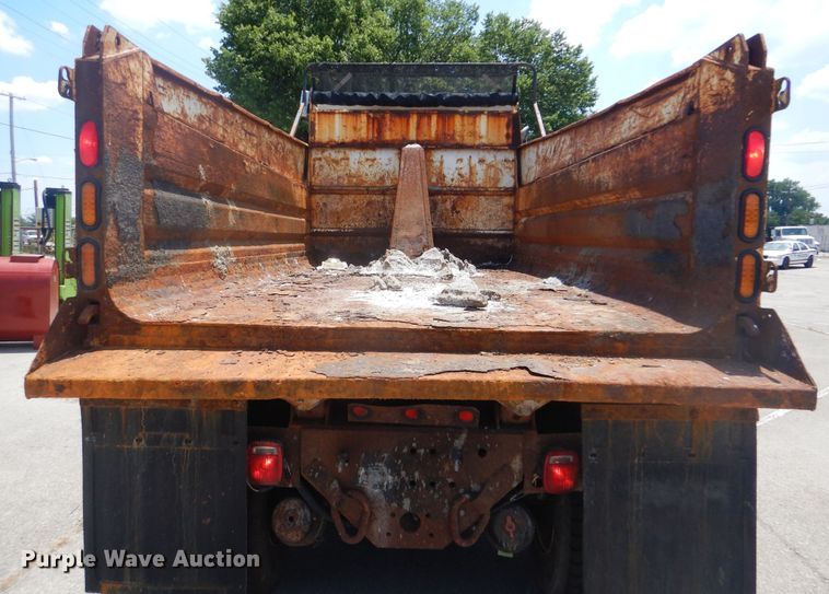 image for item GO9942 2006 Sterling LT8500  dump truck