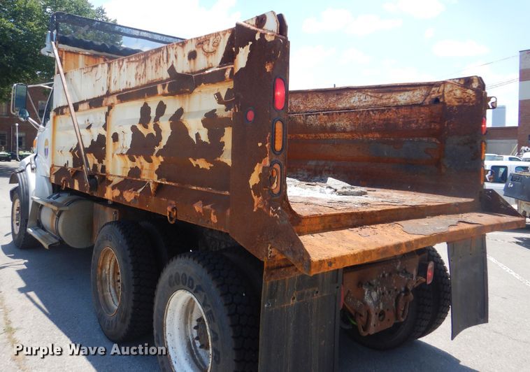 image for item GO9942 2006 Sterling LT8500  dump truck