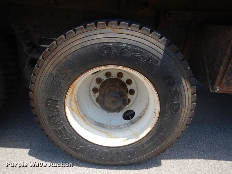 image for item GO9942 2006 Sterling LT8500  dump truck