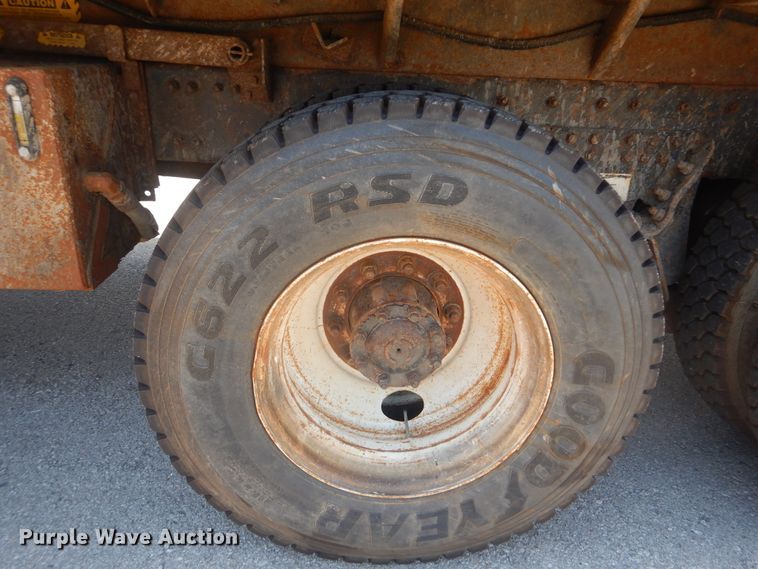 image for item GO9942 2006 Sterling LT8500  dump truck