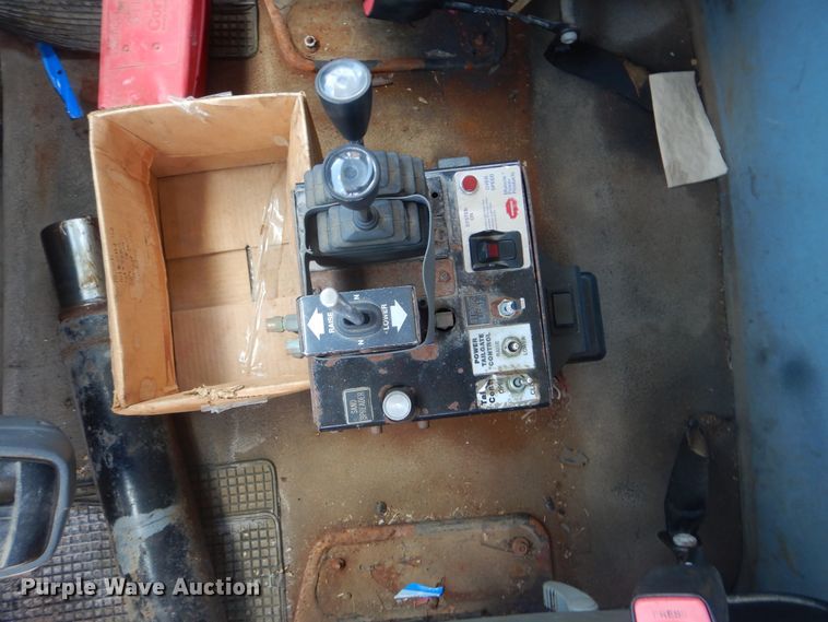 image for item GO9944 2003 International 7400  dump truck