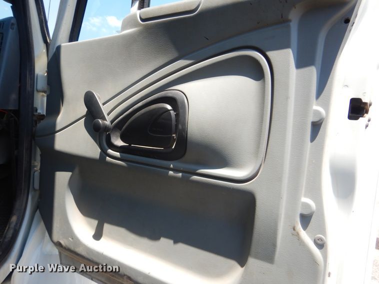 image for item GO9944 2003 International 7400  dump truck