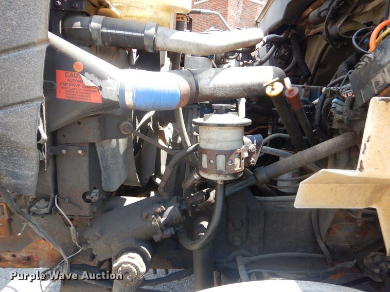 image for item GO9944 2003 International 7400  dump truck