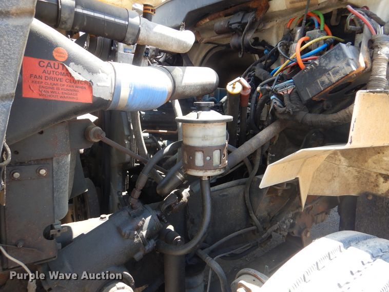 image for item GO9944 2003 International 7400  dump truck