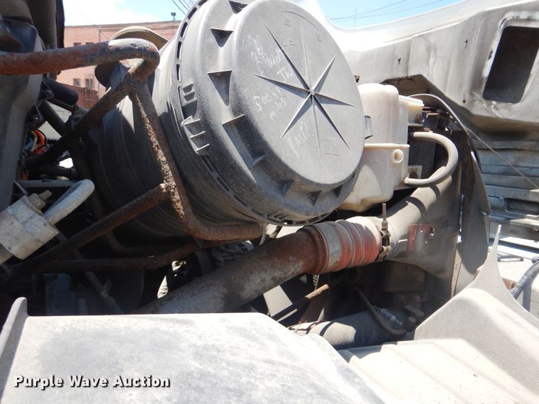 image for item GO9944 2003 International 7400  dump truck