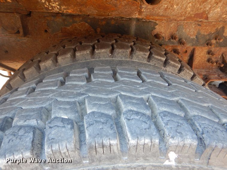 image for item GO9944 2003 International 7400  dump truck