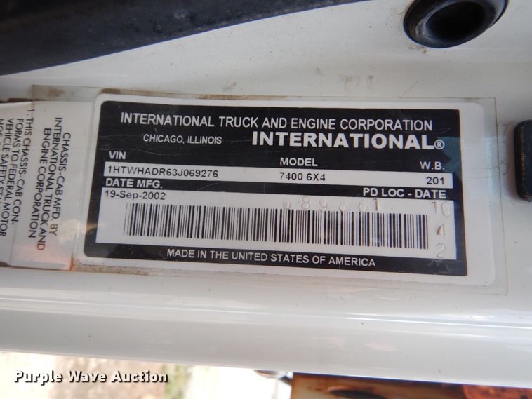 image for item GO9944 2003 International 7400  dump truck