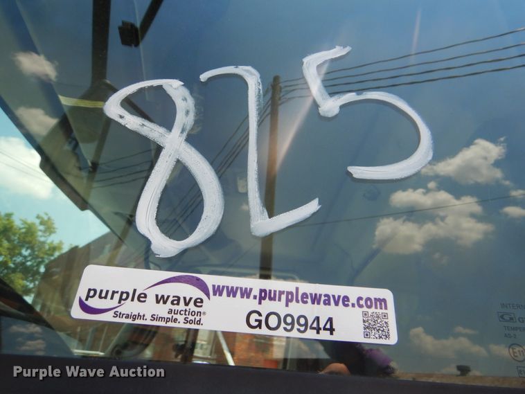 image for item GO9944 2003 International 7400  dump truck