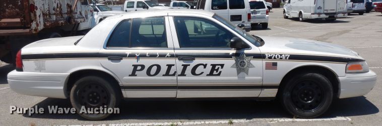 image for item GO9945 2007 Ford Crown Victoria Police Interceptor