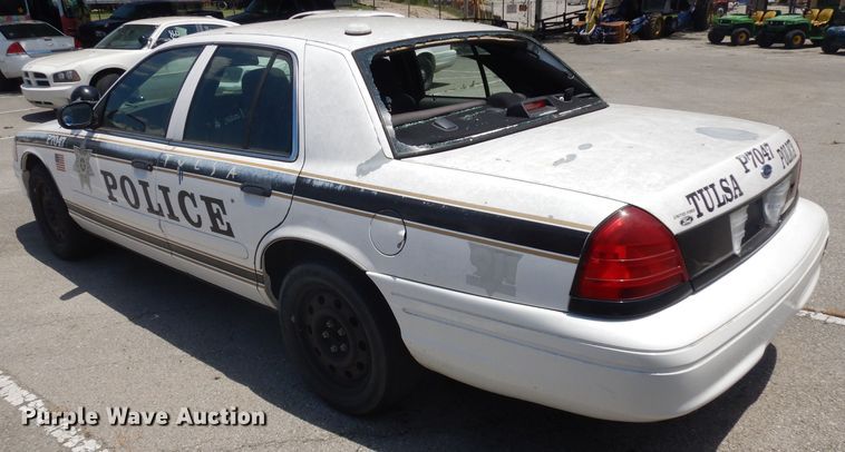 image for item GO9945 2007 Ford Crown Victoria Police Interceptor