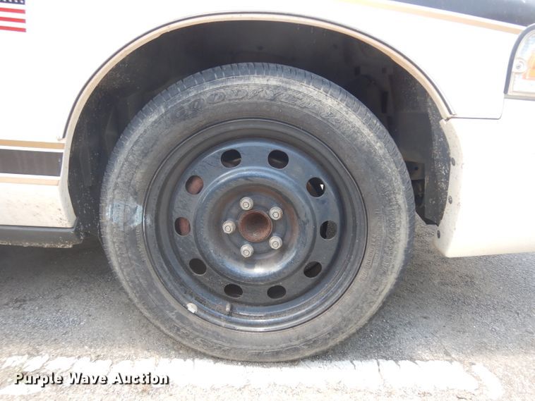 image for item GO9945 2007 Ford Crown Victoria Police Interceptor
