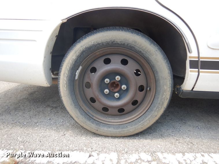 image for item GO9945 2007 Ford Crown Victoria Police Interceptor