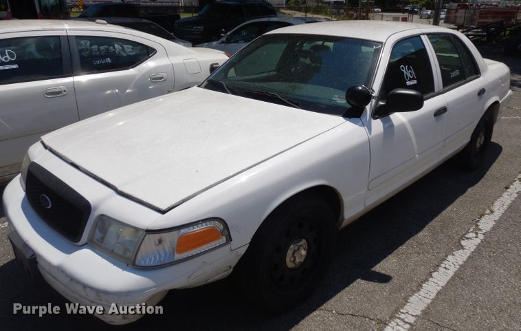 image for item GO9946 2008 Ford Crown Victoria Police Interceptor