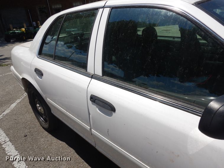 image for item GO9946 2008 Ford Crown Victoria Police Interceptor