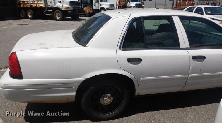 image for item GO9946 2008 Ford Crown Victoria Police Interceptor