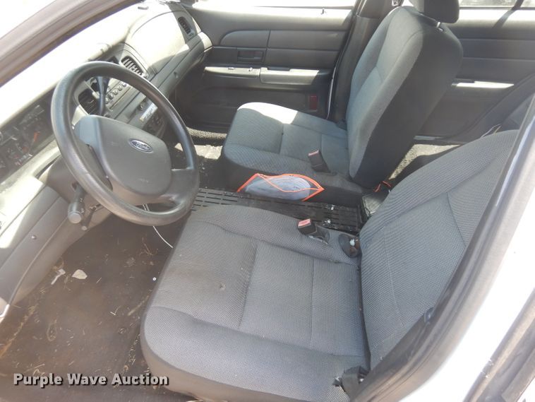 image for item GO9946 2008 Ford Crown Victoria Police Interceptor