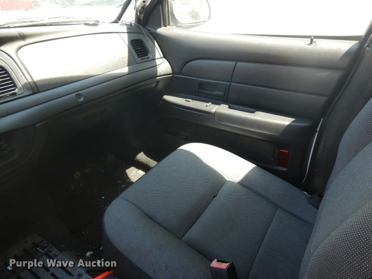 image for item GO9946 2008 Ford Crown Victoria Police Interceptor