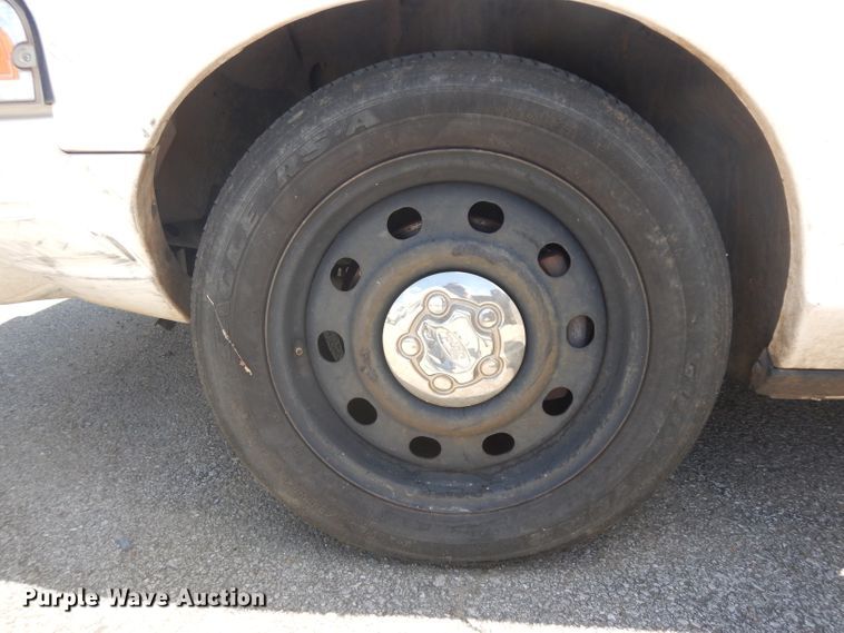 image for item GO9946 2008 Ford Crown Victoria Police Interceptor