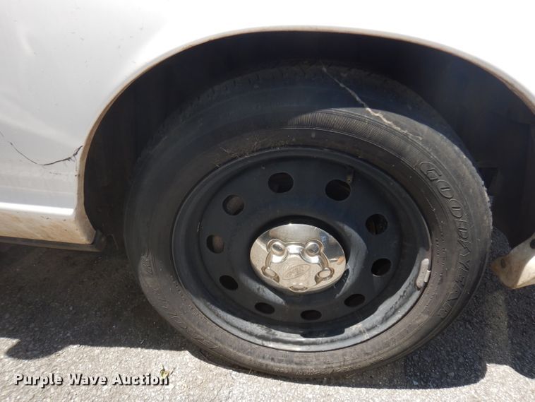 image for item GO9946 2008 Ford Crown Victoria Police Interceptor