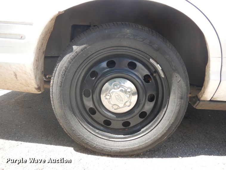 image for item GO9946 2008 Ford Crown Victoria Police Interceptor