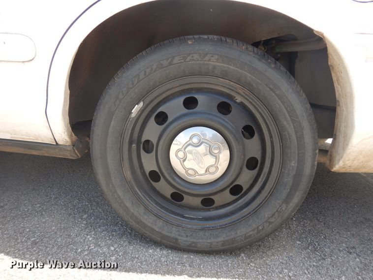 image for item GO9946 2008 Ford Crown Victoria Police Interceptor