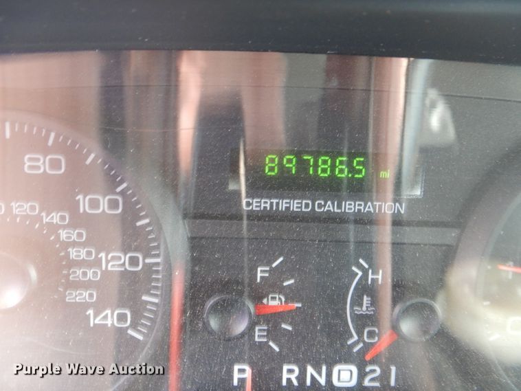 image for item GO9946 2008 Ford Crown Victoria Police Interceptor