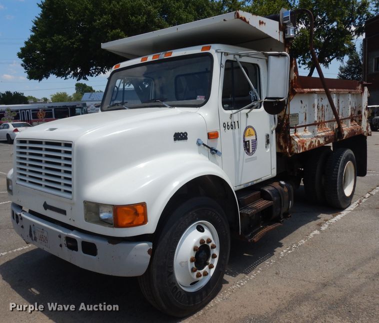 image for item GO9959 1996 International 4900  dump truck