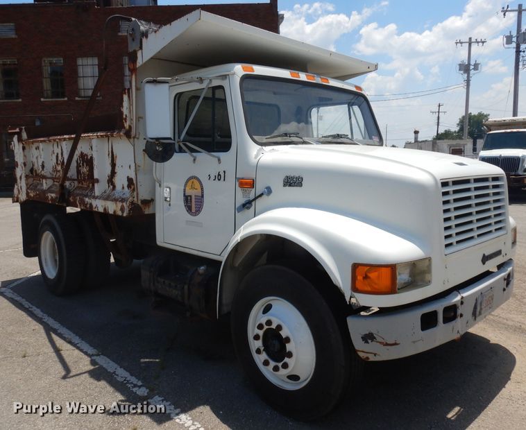 image for item GO9959 1996 International 4900  dump truck