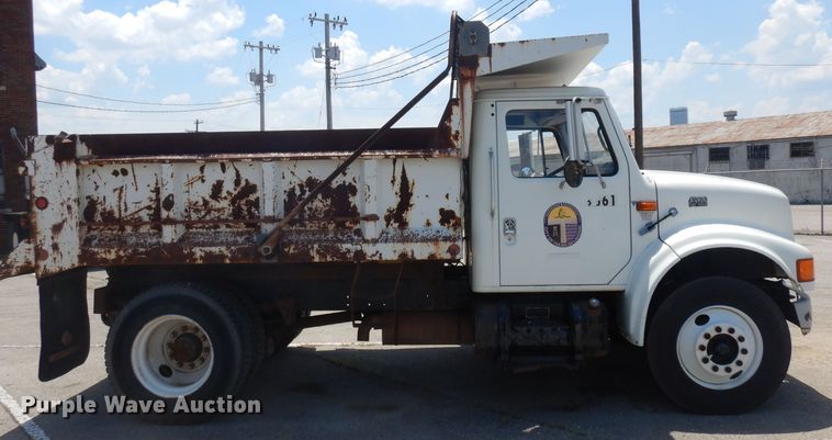 image for item GO9959 1996 International 4900  dump truck