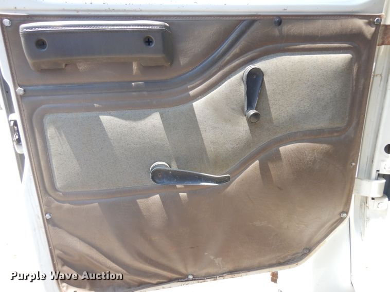 image for item GO9959 1996 International 4900  dump truck