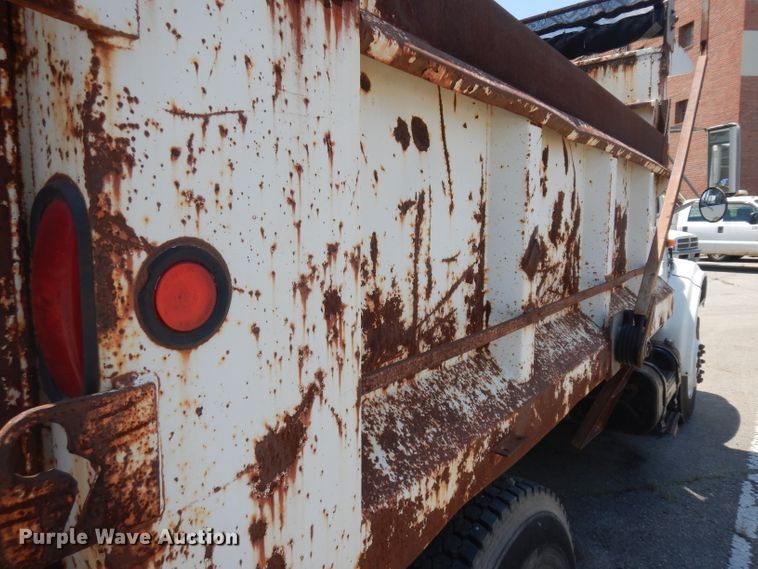 image for item GO9959 1996 International 4900  dump truck