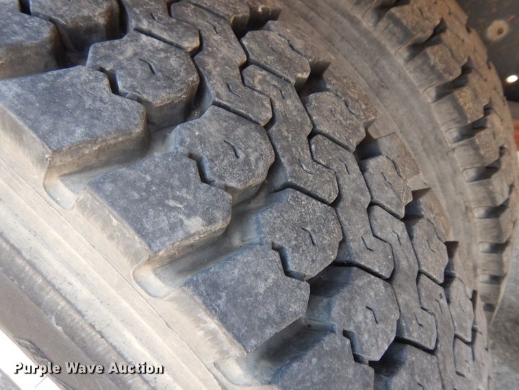 image for item GO9959 1996 International 4900  dump truck