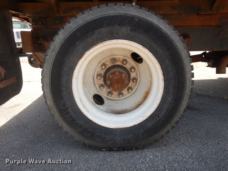 image for item GO9959 1996 International 4900  dump truck