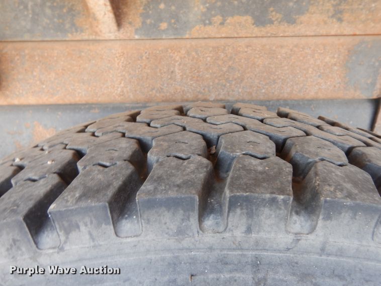 image for item GO9959 1996 International 4900  dump truck