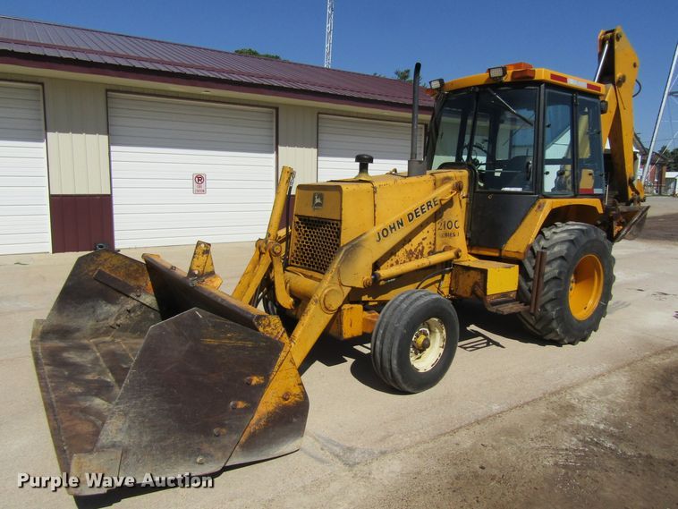 image for item GQ9022 1989 John Deere 210C  backhoe