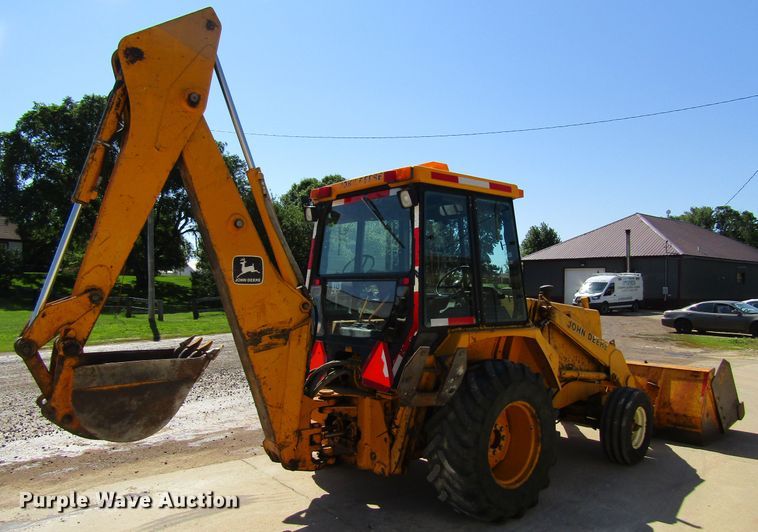image for item GQ9022 1989 John Deere 210C  backhoe