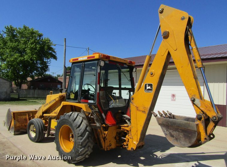 image for item GQ9022 1989 John Deere 210C  backhoe