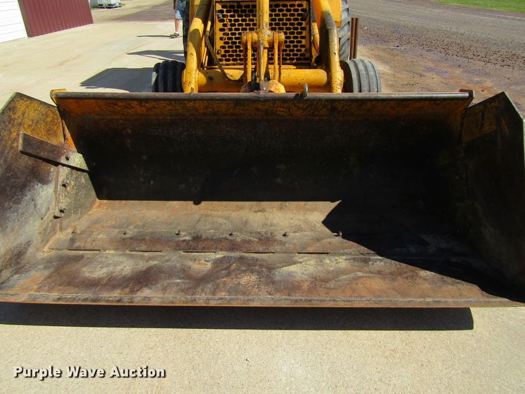 image for item GQ9022 1989 John Deere 210C  backhoe