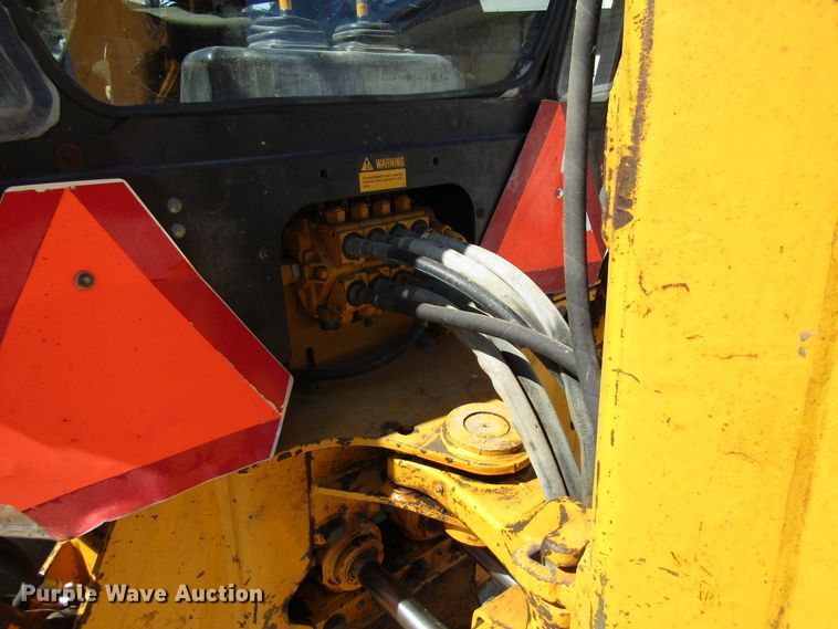 image for item GQ9022 1989 John Deere 210C  backhoe