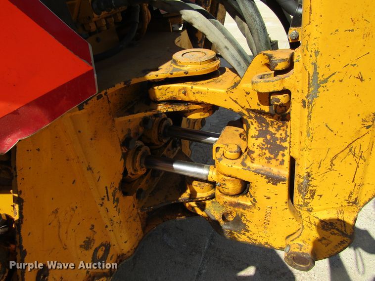 image for item GQ9022 1989 John Deere 210C  backhoe