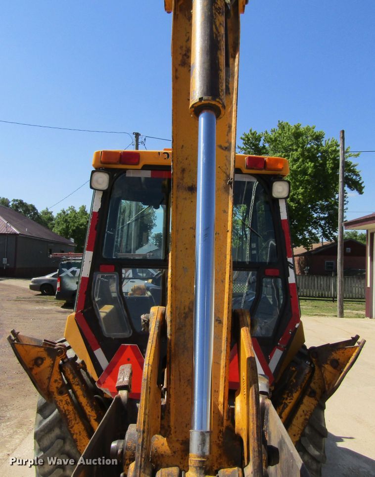 image for item GQ9022 1989 John Deere 210C  backhoe