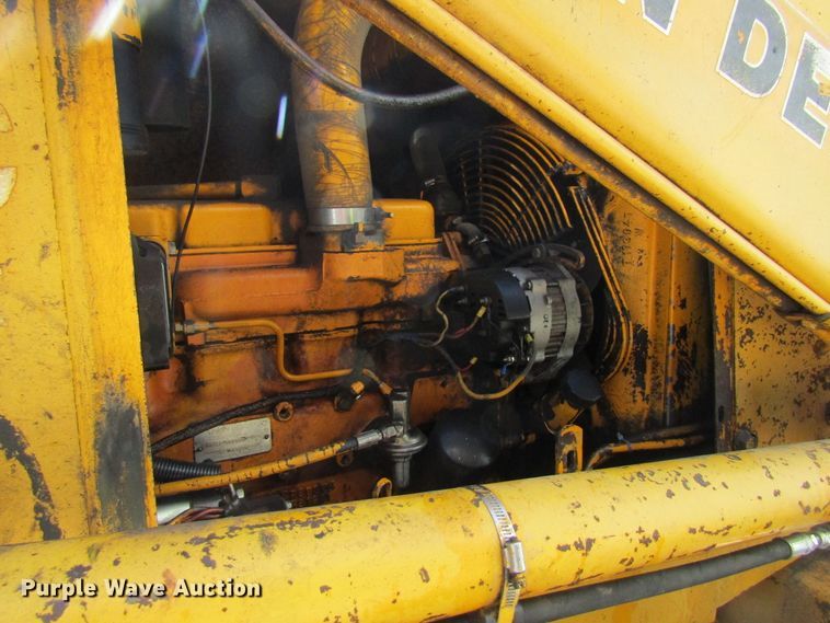 image for item GQ9022 1989 John Deere 210C  backhoe