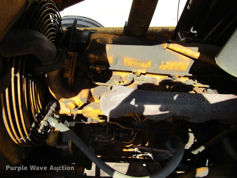 image for item GQ9022 1989 John Deere 210C  backhoe