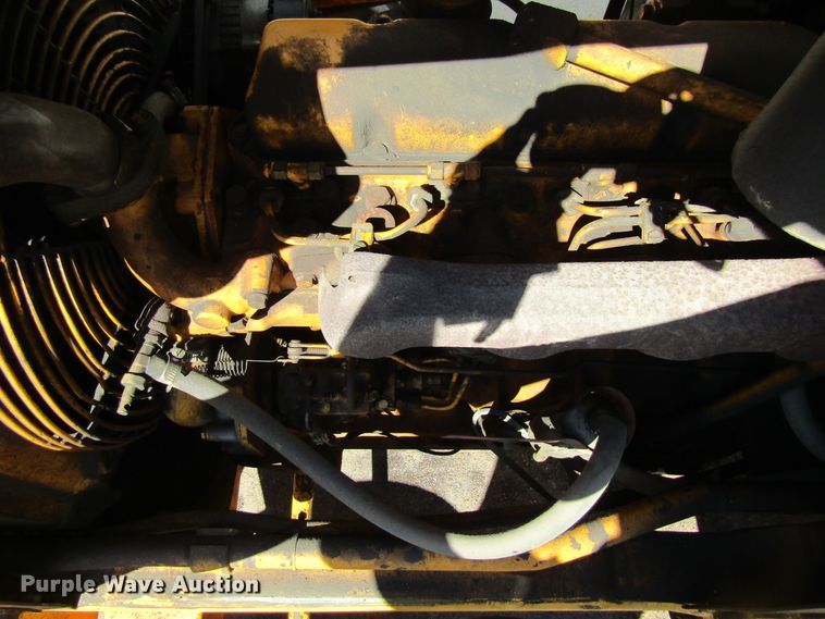 image for item GQ9022 1989 John Deere 210C  backhoe